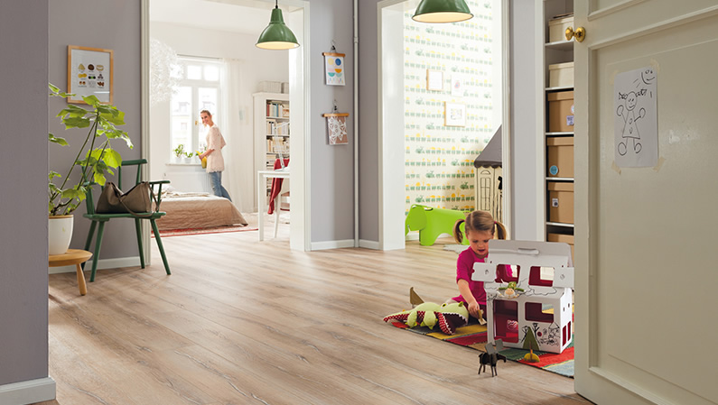 Ламинат Haro Tritty 100 Gran Via 4V дуб дюна выбеленный 530340 фото в интерьере Ламинат Haro Tritty 100 Gran Via 4V дуб дюна выбеленный 530340 фото в интерьере